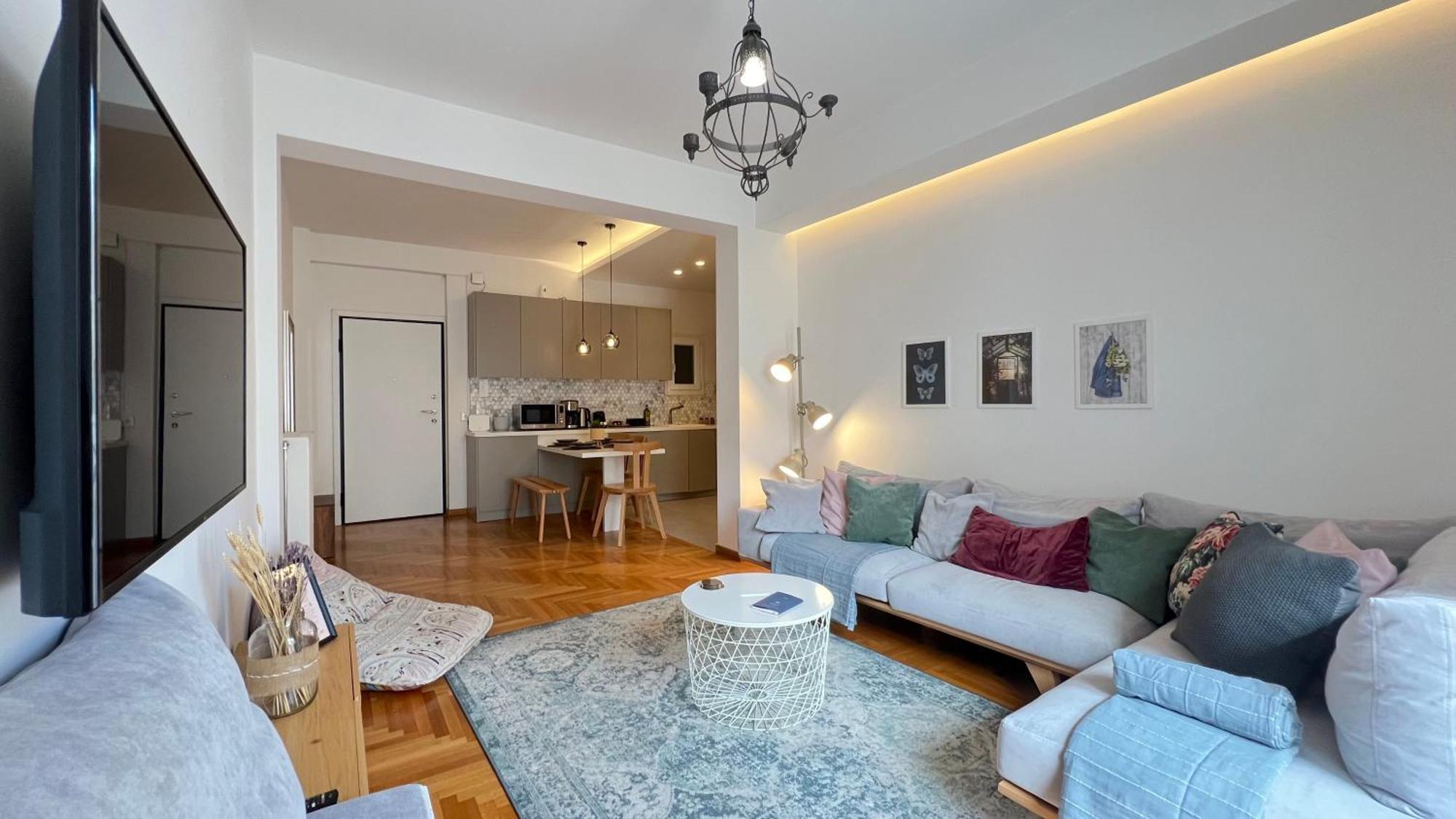 Pirgotelous Spacious 3bdr In Pangrati * Athens