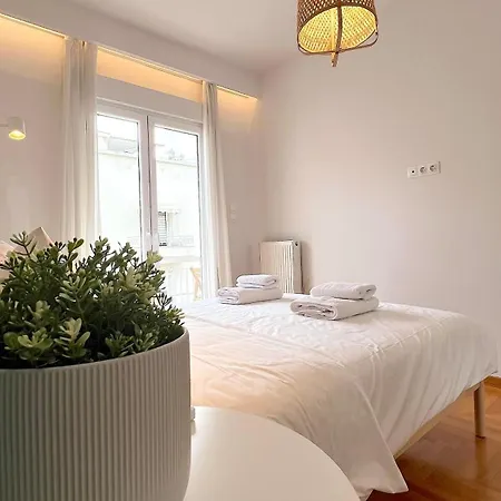 Pirgotelous Spacious 3Bdr Apt In Pangrati Athens Exterior photo
