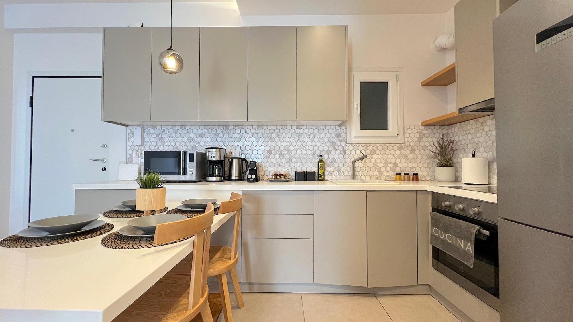 Pirgotelous Spacious 3bdr In Pangrati *