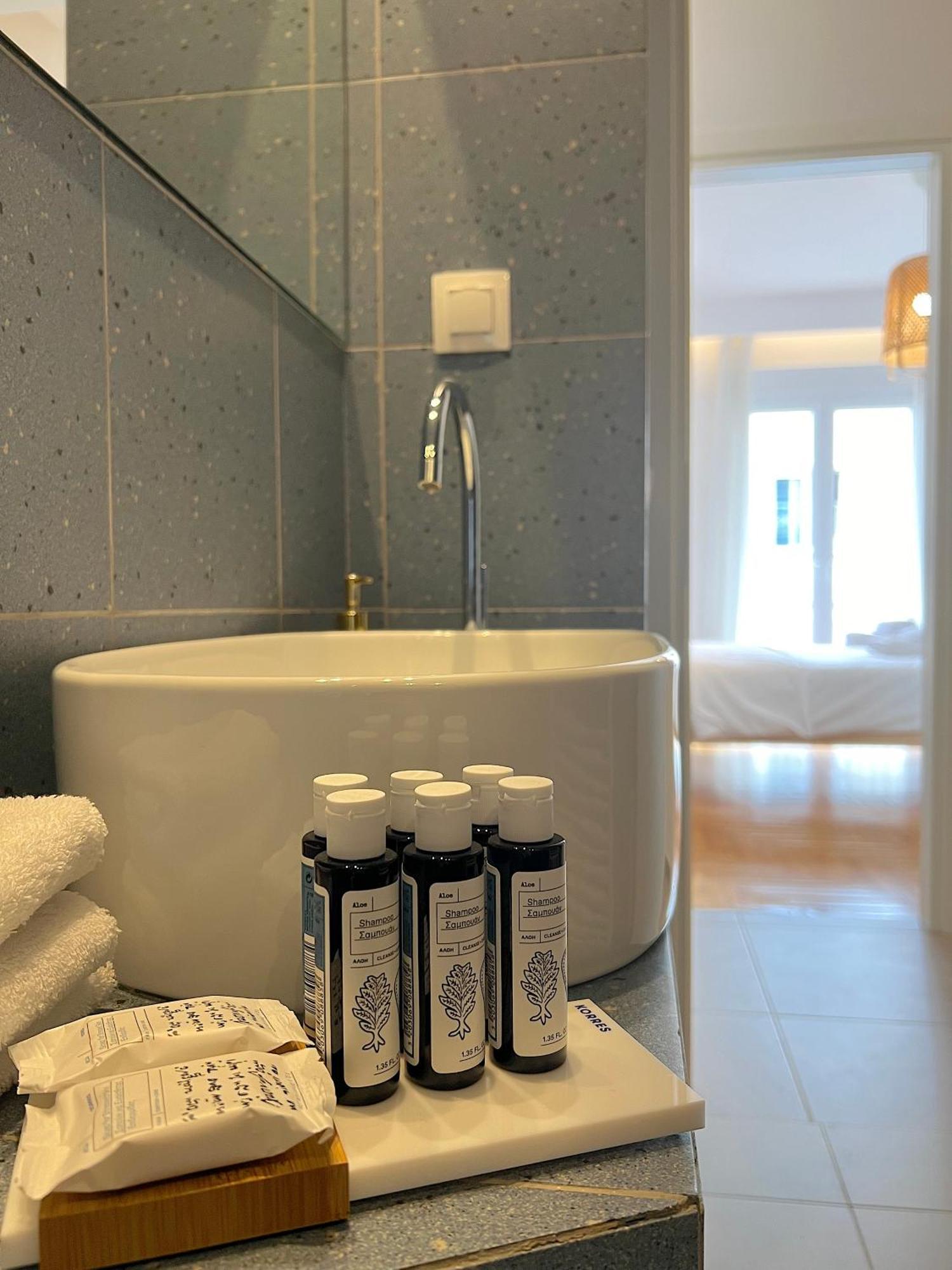 Apartment Pirgotelous Spacious 3bdr In Pangrati Athens