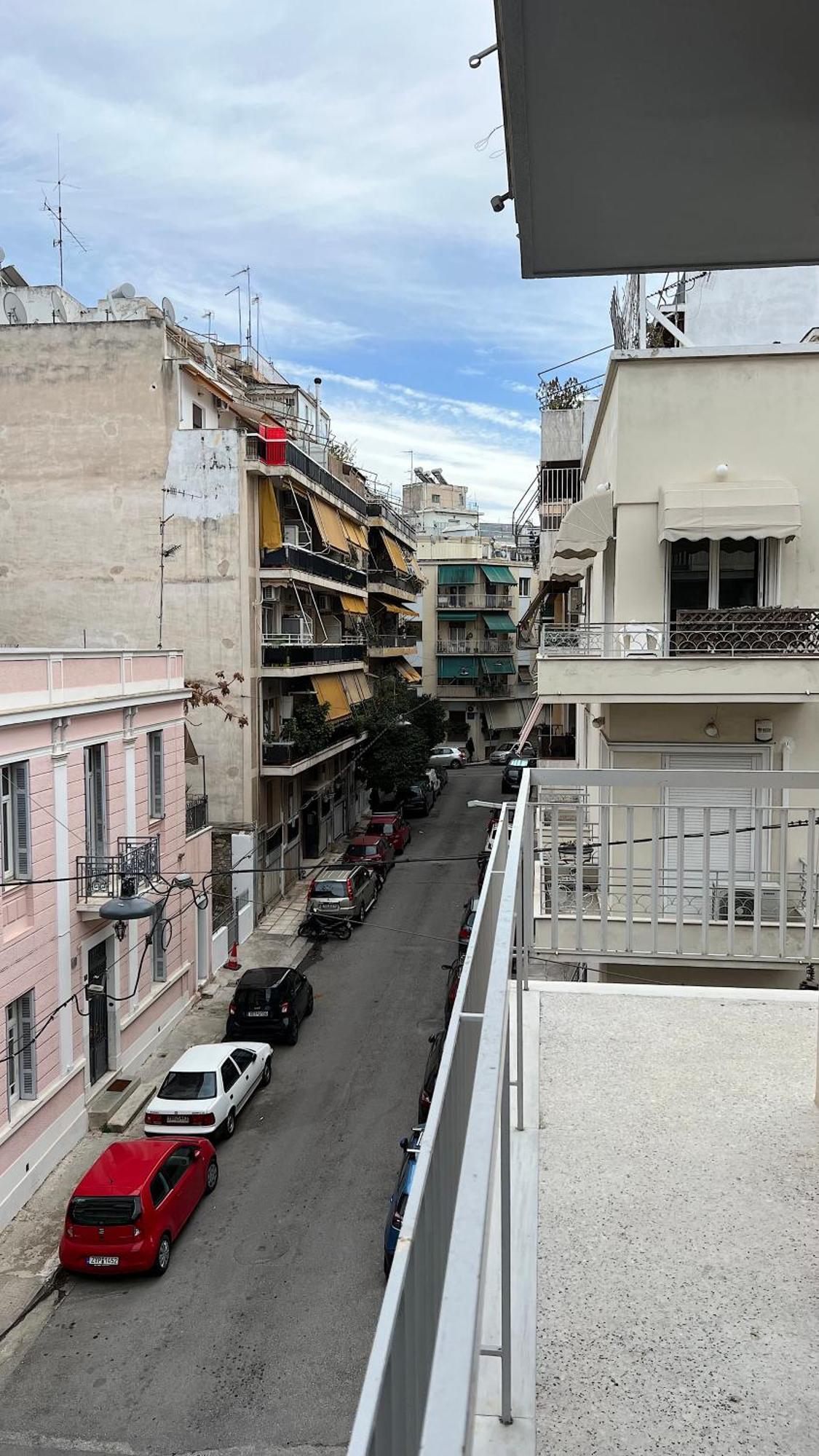 Apartment Pirgotelous Spacious 3bdr In Pangrati *